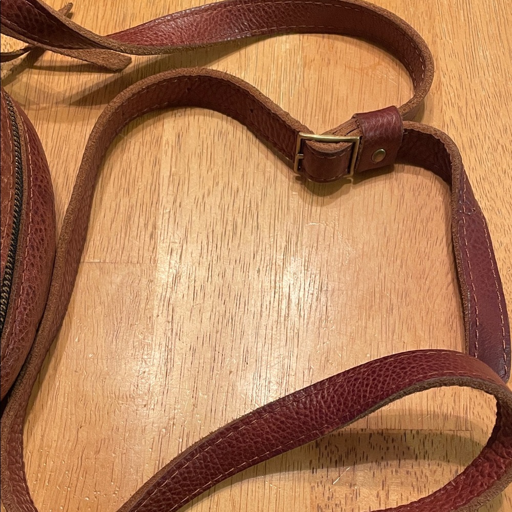 Portland Leather Circle Crossbody - Picture 8 of 14